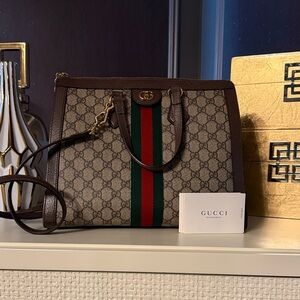 Gucci Ophidia large Tote . Excellent like out of box !